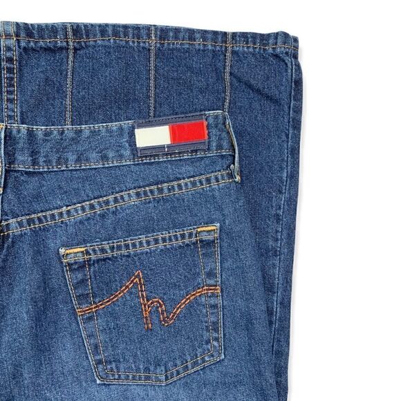 Tommy Hilfiger women’s  Pintuck Flare Jeans Size 30 - Picture 8 of 10